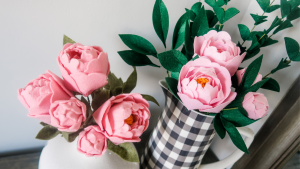 How to make beautiful felt flowers with your Cricut!